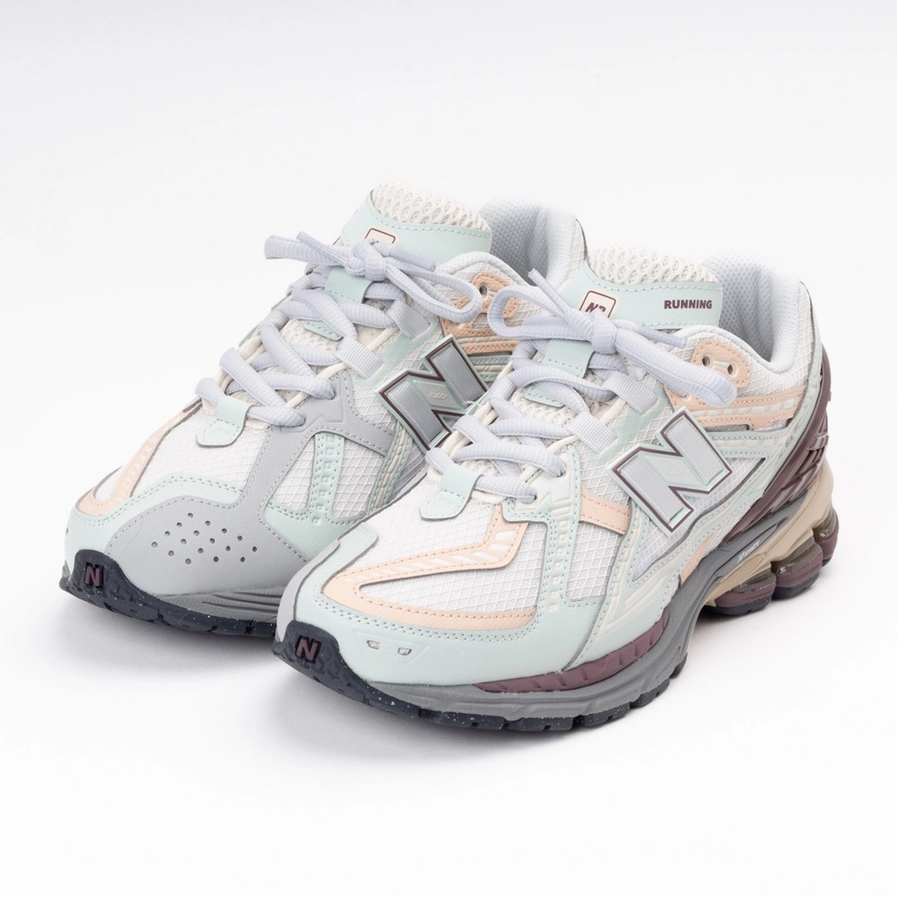 New Balance Unisex M1906ND Clay Ash/Licorice/Linen Sz 9 Women (7.5 Men)
